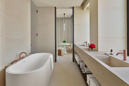 One-Bedroom Corner Suite with City View 