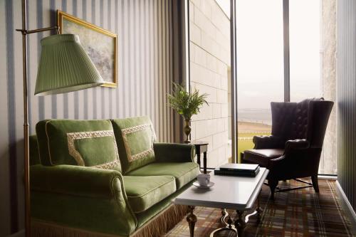 Deluxe Suite with Sea View