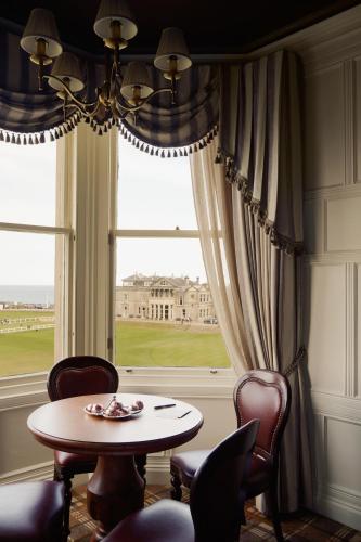 Deluxe Suite with Sea View