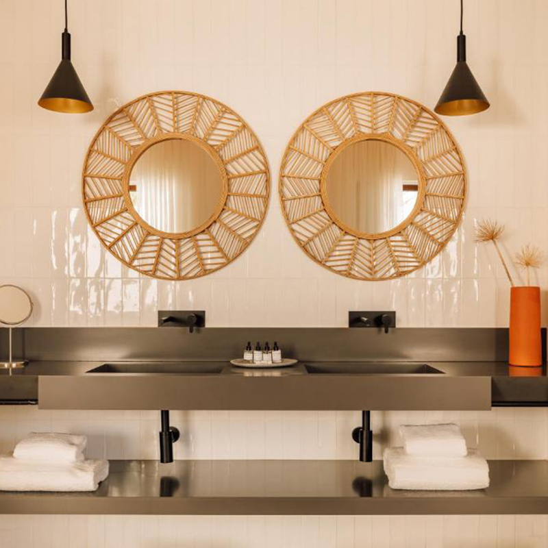 Deluxe Suite with Exterior Courtyard