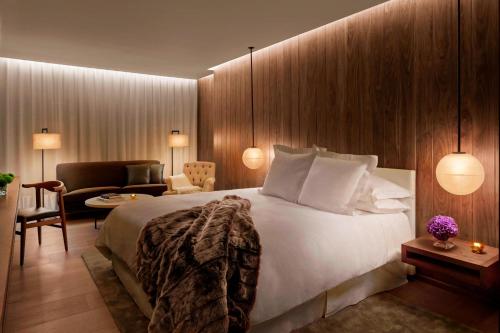 Premier Loft King Room