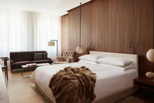 Premier Loft King Room