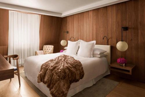 Fitzrovia One-Bedroom King Suite