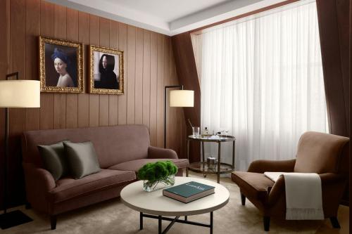 Fitzrovia One-Bedroom King Suite