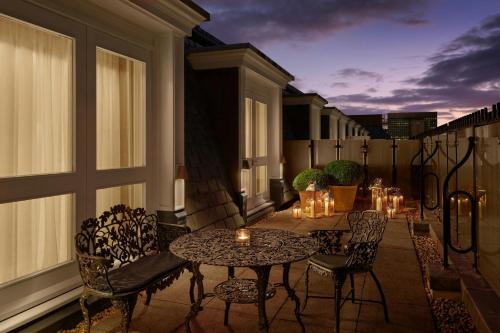 One-Bedroom Penthouse King Suite with City View