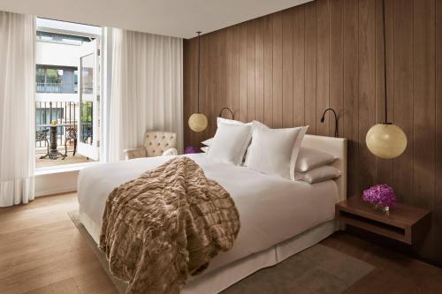 Premier Queen Room with Terrace