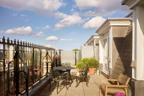 Premier Queen Room with Terrace