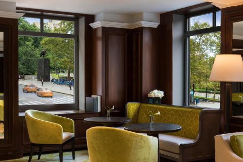 Grand Park View Suite with Club Lounge Access