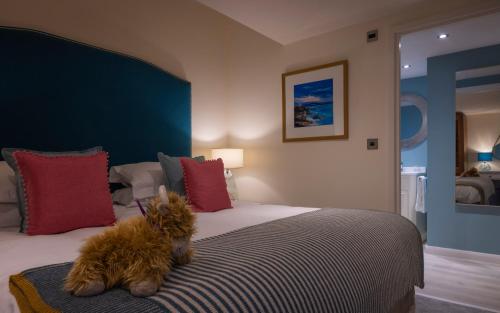 Poolside Suite