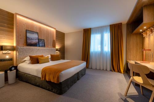 Quadruple Room with Mountain View and spa access