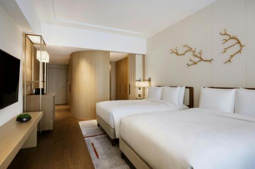 Deluxe Twin Guest Room, Guest room, 2 Double, City view