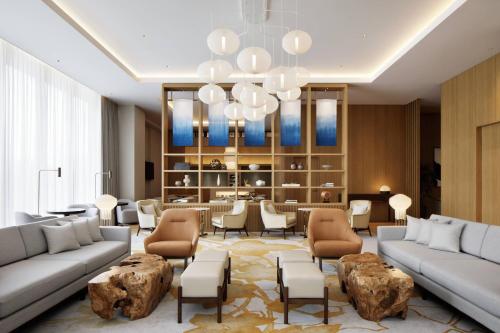 Executive King Guest Room, Executive lounge access, 1 King, City view
