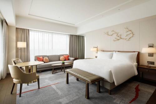 Griffin Junior Suite, Junior Suite, 1 King, Sofa bed, City view