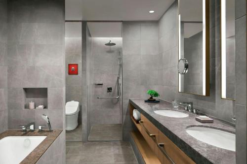 Griffin Junior Suite, Junior Suite, 1 King, Sofa bed, City view