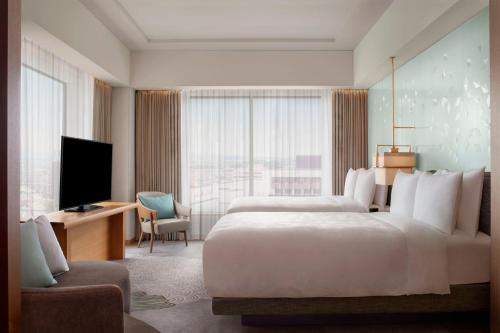 Executive, Suite, 2 Double, Corner room, City view