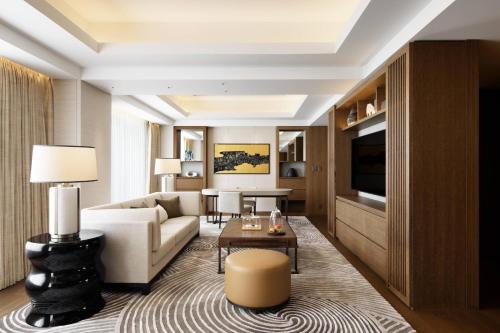 Presidential, Executive lounge access, Presidential Suite, City view