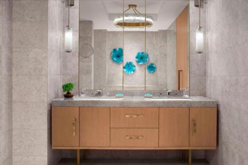 Presidential, Executive lounge access, Presidential Suite, City view