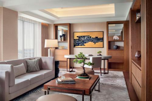 Presidential, Executive lounge access, Presidential Suite, City view