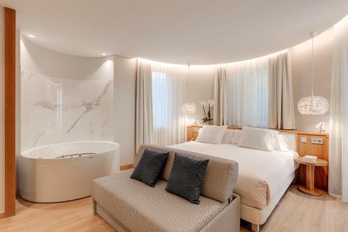 Suite with Hammam, Hydromassage Bathtub, Sauna and Terrace