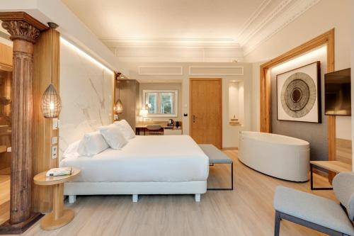 Suite Suite Tibidabo 32 with Hammam, Hydromassage Bathtub and Sauna