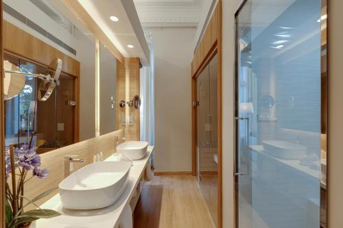 Suite Suite Tibidabo 32 with Hammam, Hydromassage Bathtub and Sauna