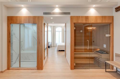 Suite Mirlo with Hammam, Hydromassage Bathtub and Sauna