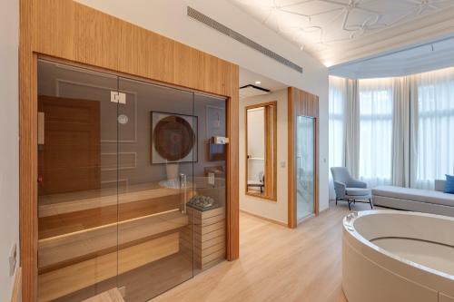 Suite Mirlo with Hammam, Hydromassage Bathtub and Sauna