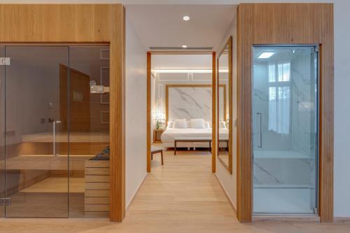 Suite Mirlo with Hammam, Hydromassage Bathtub and Sauna