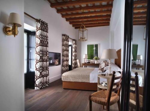 Superior Deluxe Double or Twin Room 