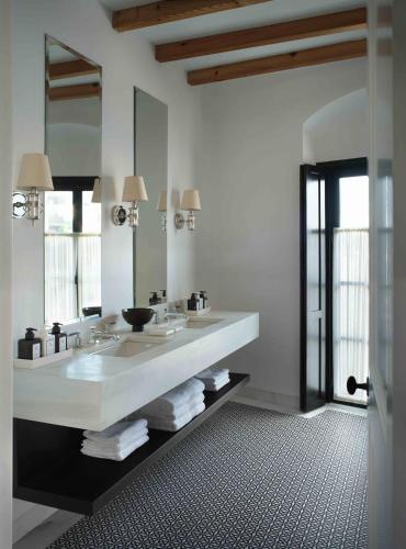 Deluxe Double Room with Shower