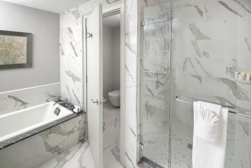 Executive Queen Suite 