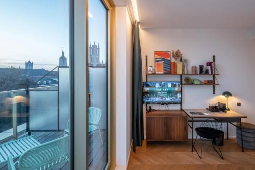 Penthouse Room with terrace