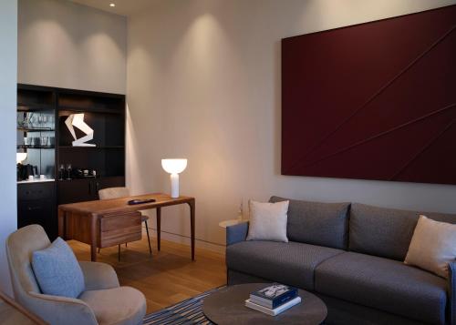 Milos Signature Suite