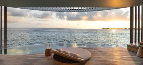 Lagoon Pool Villa