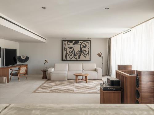 Signature Suite