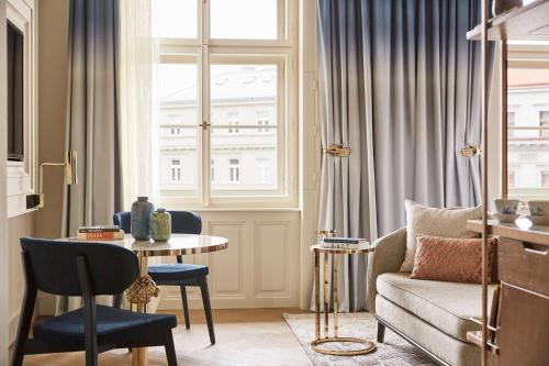 Deluxe King Room with View