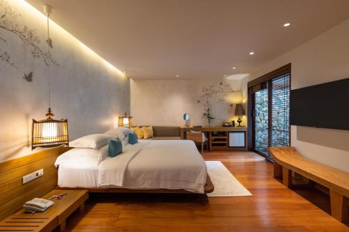 The Tubkaak Suite
