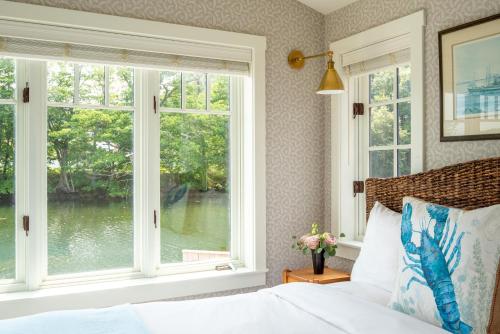 Junior Suite with Canal View
