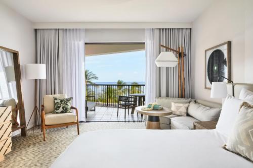 Oceanfront King Hearing Accessible