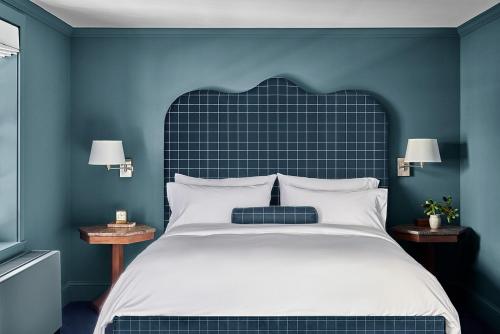 Deluxe King or Queen Room