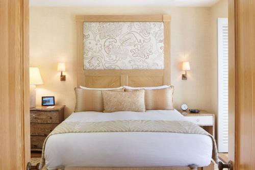 Classic Hillside View King Room