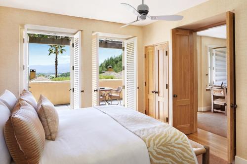 Classic Hillside View King Suite