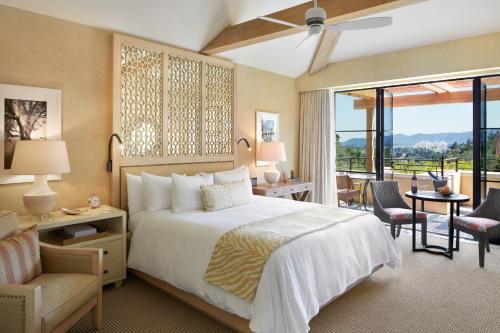 Deluxe Valley View King Room