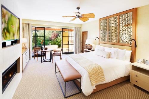 Deluxe Private Garden King Room