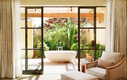 Deluxe Private Garden Suite