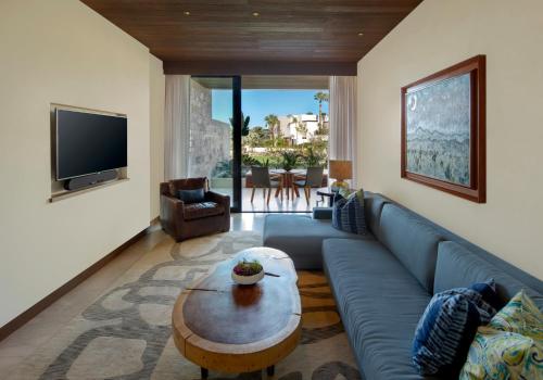 Suite with Garden View