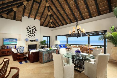 Beachfront 2 Bedroom Luxury Suite