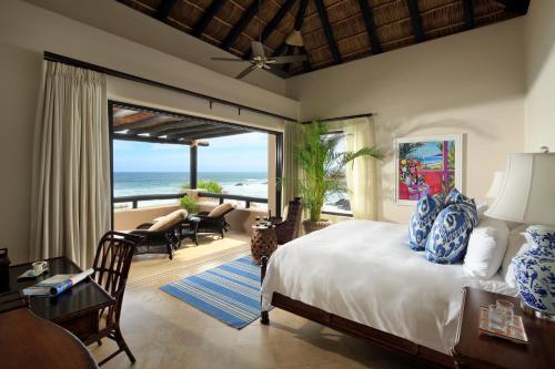 Beachfront 2 Bedroom Luxury Suite