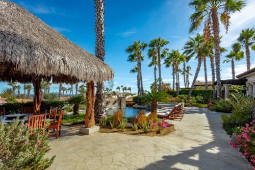 room_title_four-bedroom-hacienda-with-poolt