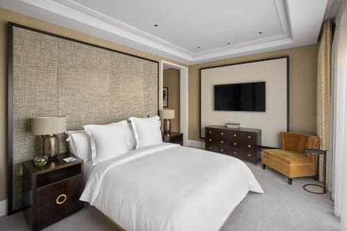 Three Bedroom Panoramic View Hotel Residence